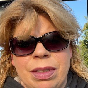 Meet your Posher, Melanie